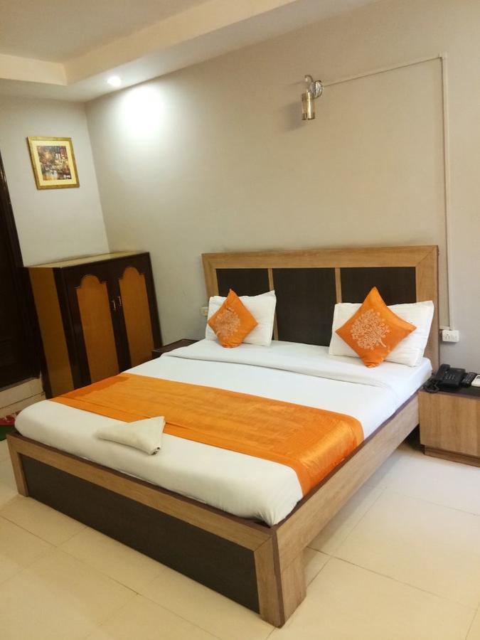 Hotel Samridhi Palace Juhi Bari 외부 사진